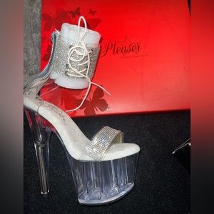 Sz 6 pleaser heels